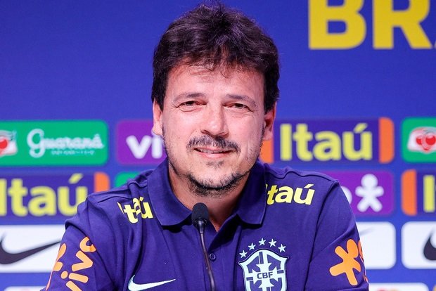 O patense Diniz assume interinamente a Seleção Brasileira